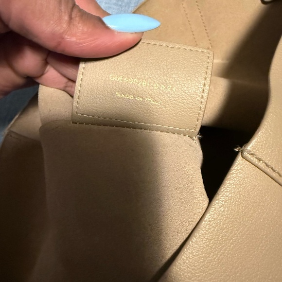 Shopping Saint Laurent in Dark Biege - Picture 6 of 12